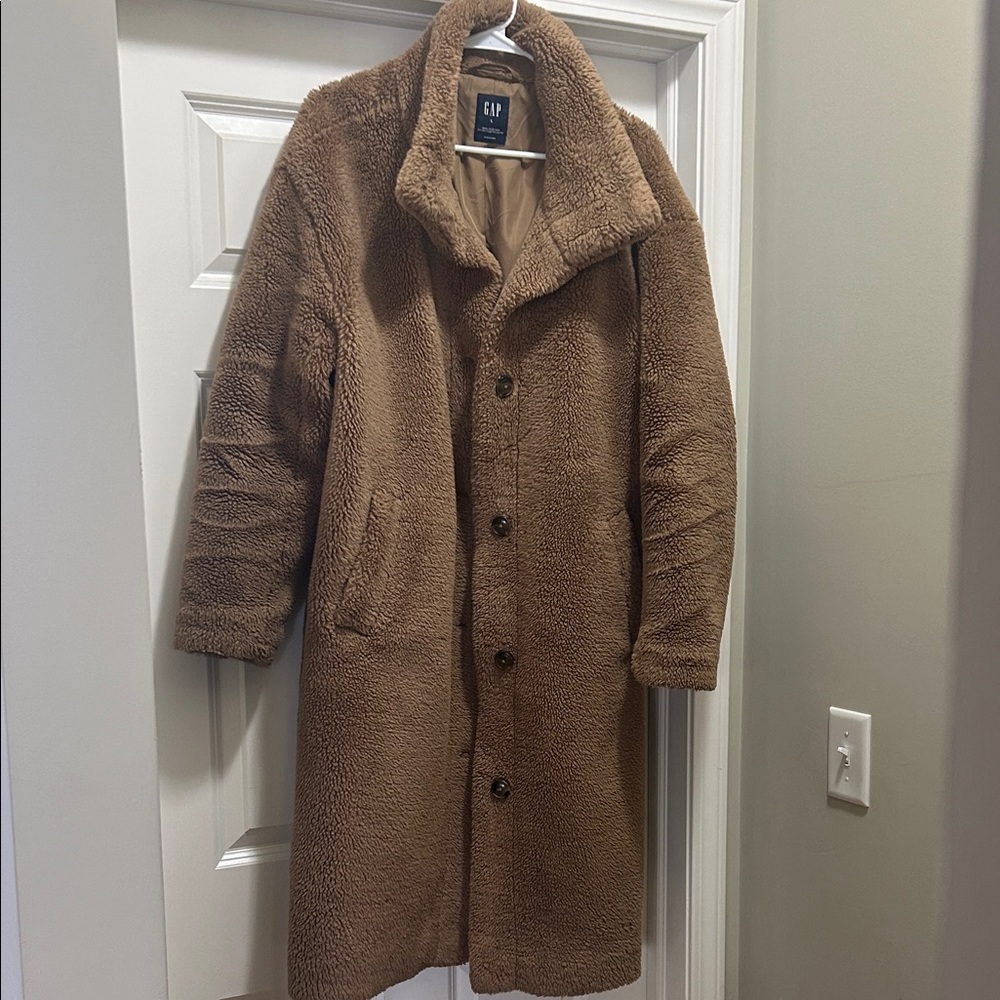 GAP Women’s Tan Sherpa Teddy Jacket - size Large